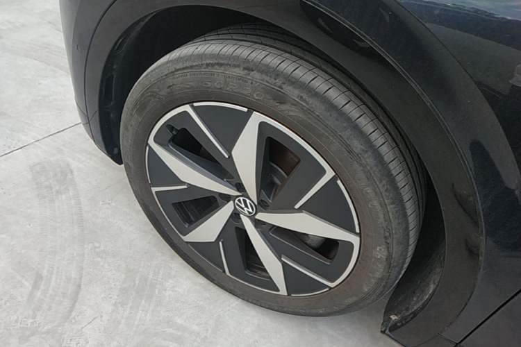 Used Volkswagen ID.4 CROZZ 2024 PRO Model Left Front Wheel Hub