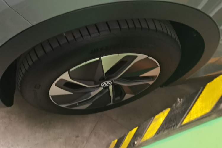 Used Volkswagen ID.4 CROZZ 2024 Pure Edition Limited Edition Left Front Wheel Hub