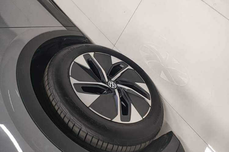 Used Volkswagen ID.4 CROZZ 2024 Pure Edition Limited Edition Left Front Wheel Hub