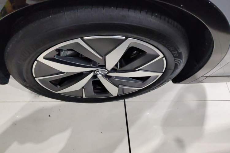 Used Volkswagen ID.4 CROZZ 2024 PRO Model Left Front Wheel Hub