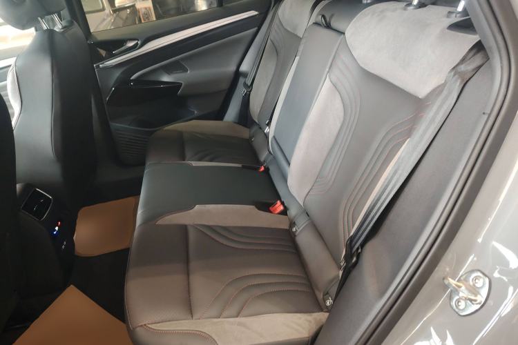 Used Volkswagen ID.4 CROZZ 2024 PRIME Left Rear Seat