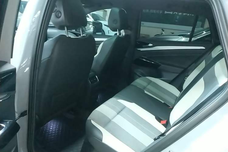 Used Volkswagen ID.4 CROZZ 2024 Pure Edition Limited Edition Left Rear Seat