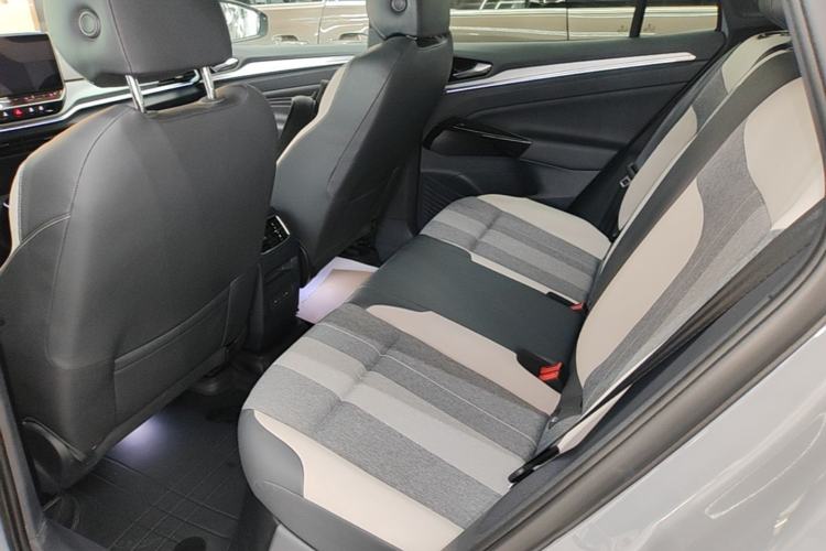 Used Volkswagen ID.4 CROZZ 2024 Pure Edition Limited Edition Left Rear Seat