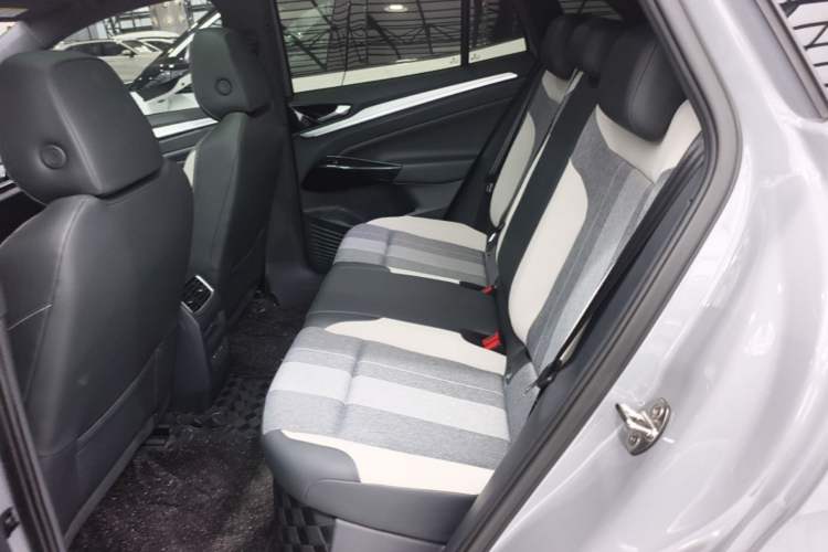 Used Volkswagen ID.4 CROZZ 2024 Pure Edition Limited Edition Left Rear Seat