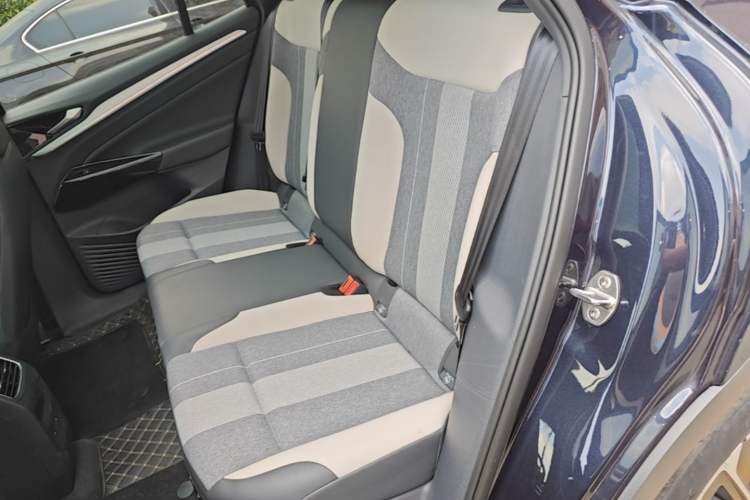 Used Volkswagen ID.4 CROZZ 2024 Pure Edition Limited Edition Left Rear Seat