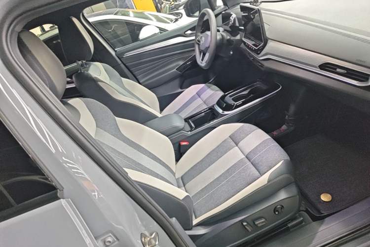 Used Volkswagen ID.4 CROZZ 2024 Pure Edition Limited Edition Right Front Seat