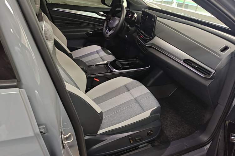 Used Volkswagen ID.4 CROZZ 2024 Pure Edition Limited Edition Right Front Seat