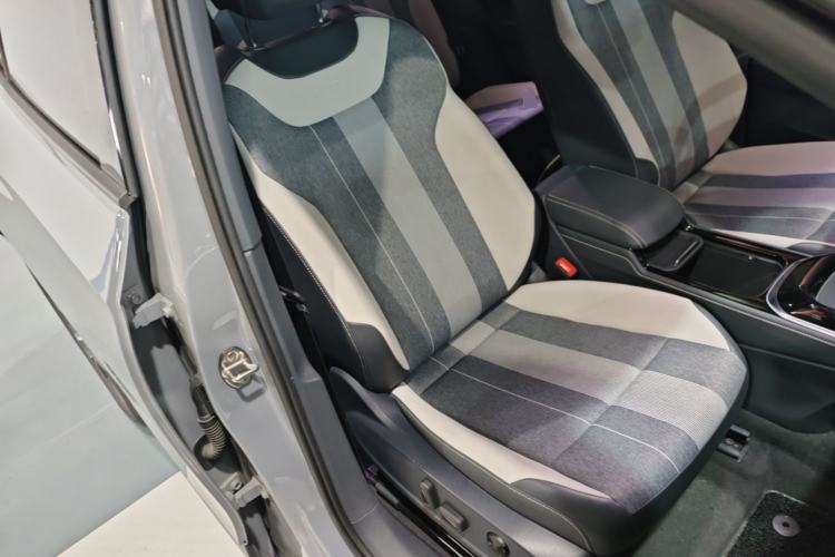Used Volkswagen ID.4 CROZZ 2024 Pure Edition Limited Edition Right Front Seat