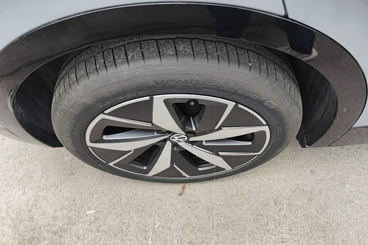 Used Volkswagen ID.4 CROZZ 2024 Facelifted PRO Right Rear Wheel Hub