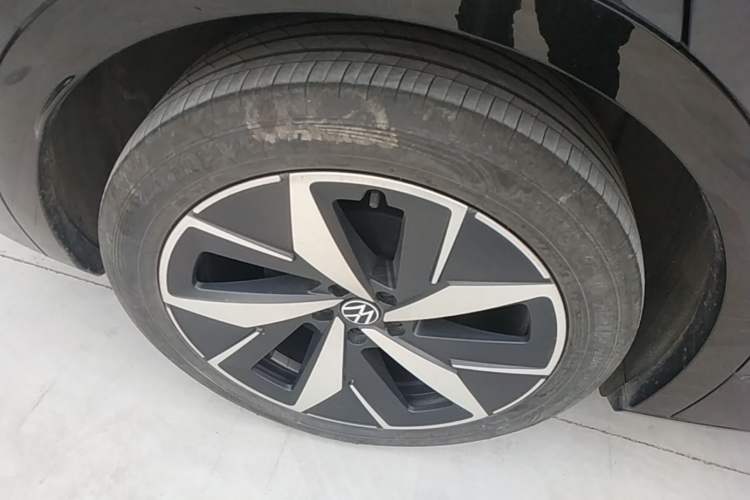 Used Volkswagen ID.4 CROZZ 2024 PRO Model Right Rear Wheel Hub