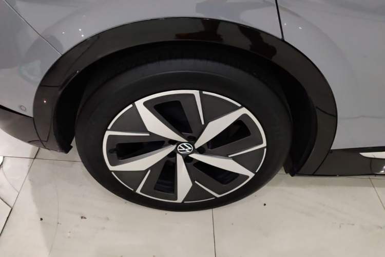 Used Volkswagen ID.4 CROZZ 2024 PRO Model Right Rear Wheel Hub