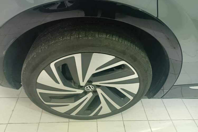 Used Volkswagen ID.4 CROZZ 2024 PRIME Right Rear Wheel Hub