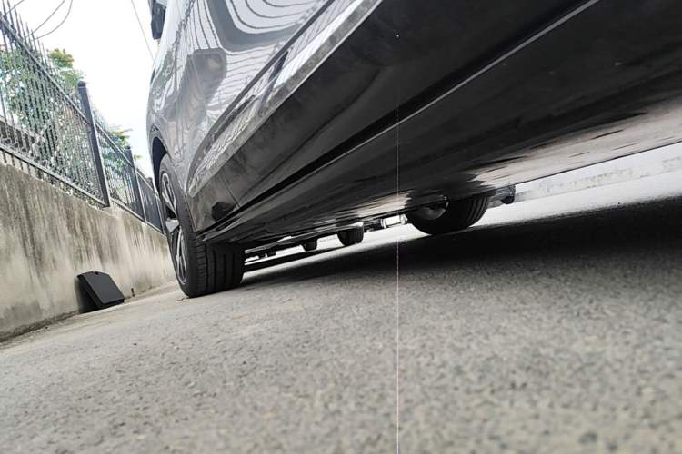 Used Volkswagen ID.4 CROZZ 2024 Facelifted PRO Right Side Sill