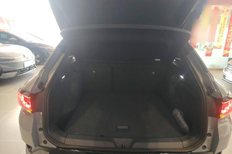 Used Volkswagen ID.4 CROZZ 2024 PRIME Trunk
