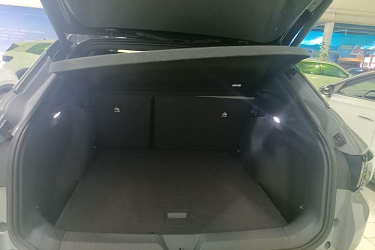 Used Volkswagen ID.4 CROZZ 2024 PRIME Trunk