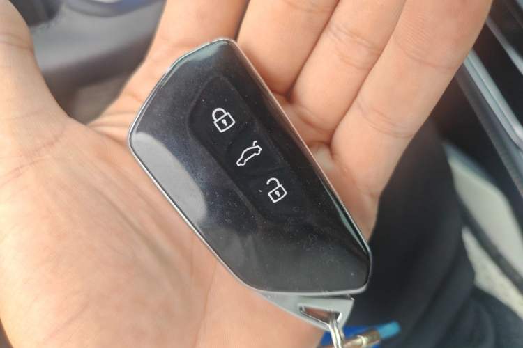 Used Volkswagen ID.4 CROZZ 2024 PURE+ model Vehicle Key