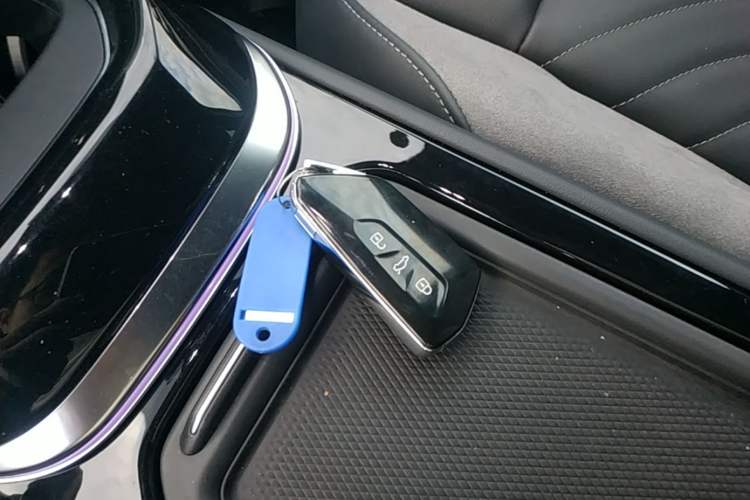 Used Volkswagen ID.4 CROZZ 2024 PRO Model Vehicle Key