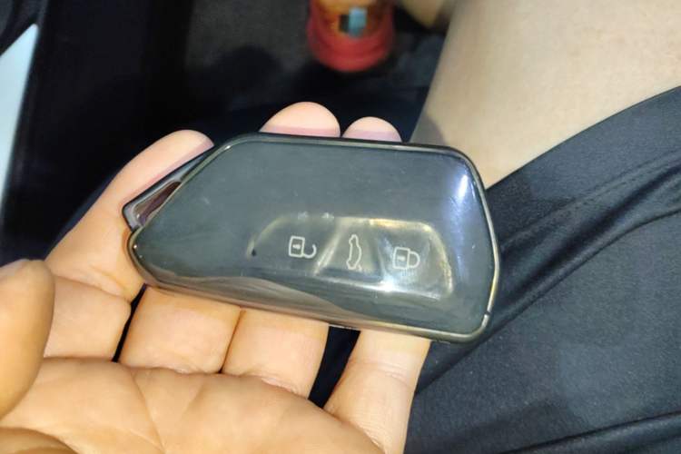 Used Volkswagen ID.4 CROZZ 2024 PRO Model Vehicle Key