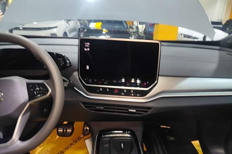 Used Volkswagen ID.4 CROZZ 2024 Pure Edition Limited Edition Audio And AC Panel