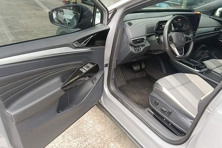 Used Volkswagen ID.4 CROZZ 2024 Pure Edition Limited Edition Driver Seat