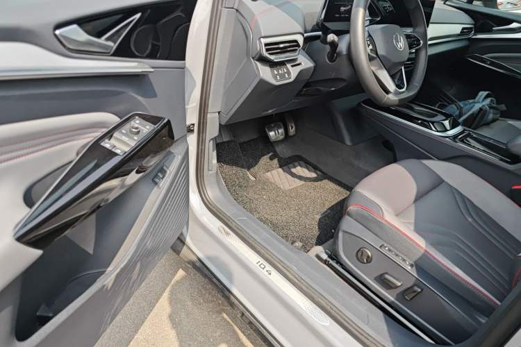 Used Volkswagen ID.4 CROZZ 2024 PRIME Driver Seat