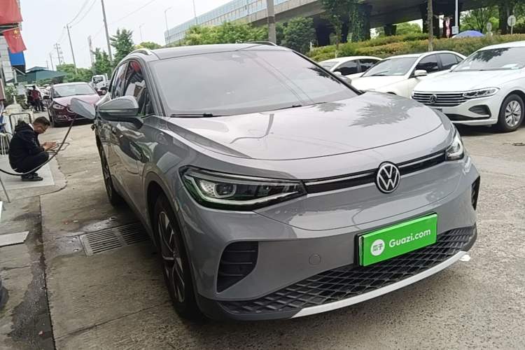 Used Volkswagen ID.4 CROZZ 2024 Pure Edition Limited Edition Front Right 45 Deg