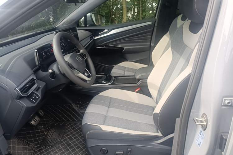 Used Volkswagen ID.4 CROZZ 2024 Pure Edition Limited Edition Left Front Seat