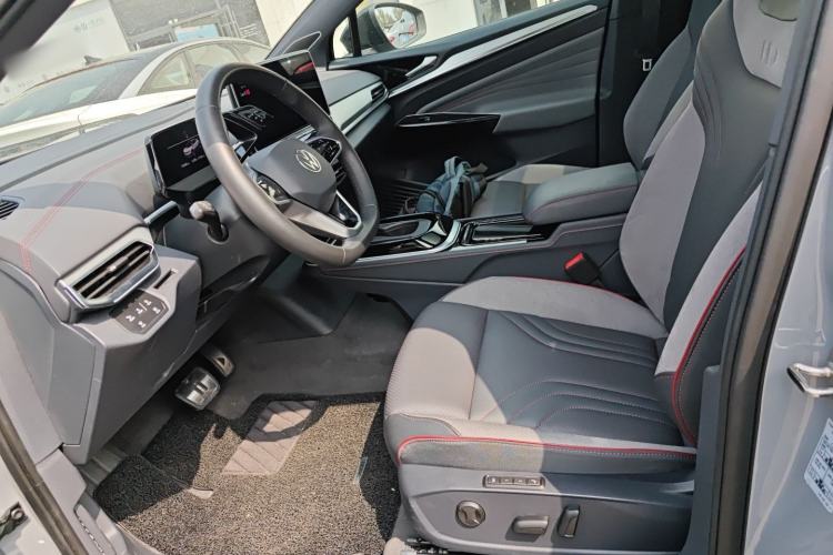 Used Volkswagen ID.4 CROZZ 2024 PRIME Left Front Seat