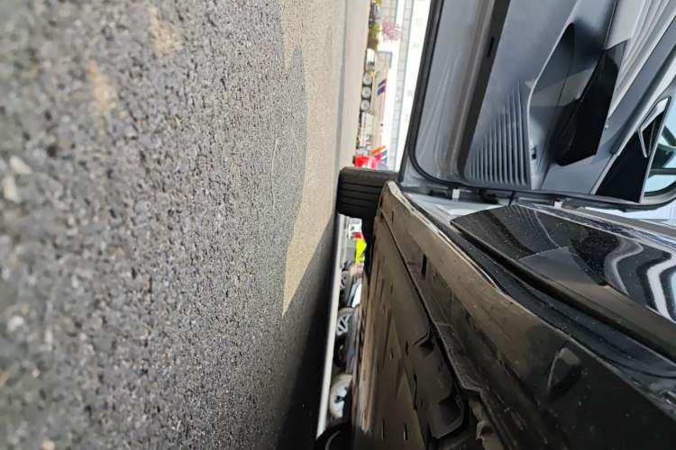 Used Volkswagen ID.4 CROZZ 2024 PRIME Left Side Sill