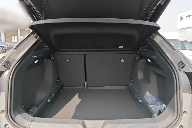 Used Volkswagen ID.4 CROZZ 2024 PRIME Trunk