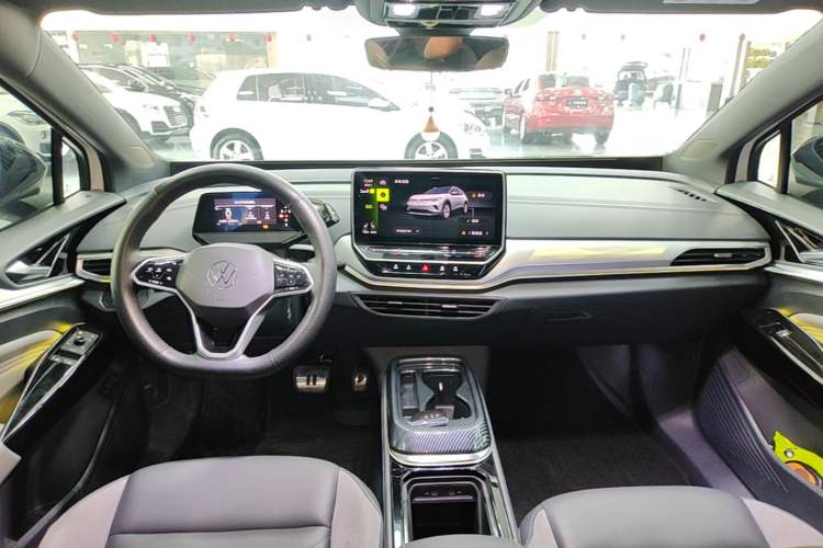 Used Volkswagen ID.4 CROZZ 2024 PRO Model Center Console