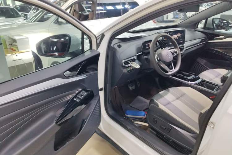 Used Volkswagen ID.4 CROZZ 2024 Pure Edition Limited Edition Driver Seat