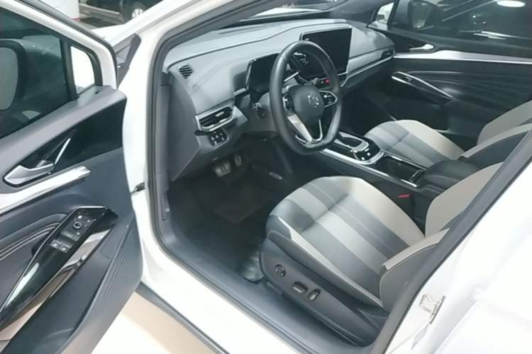 Used Volkswagen ID.4 CROZZ 2024 Pure Edition Limited Edition Driver Seat