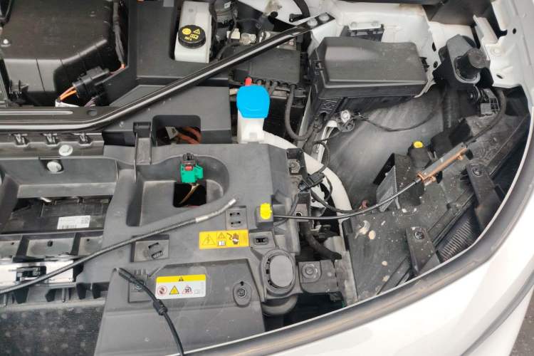 Used Volkswagen ID.4 CROZZ 2024 Facelifted PRO Engine Bay Left