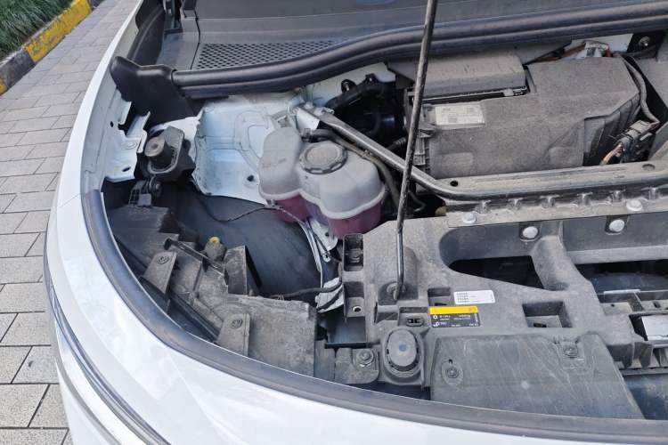 Used Volkswagen ID.4 CROZZ 2024 PURE+ model Engine Bay Right