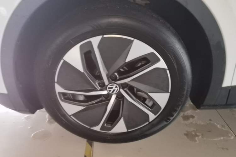 Used Volkswagen ID.4 CROZZ 2024 PURE+ model Exterior 4