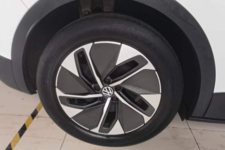 Used Volkswagen ID.4 CROZZ 2024 PURE+ model Exterior 5