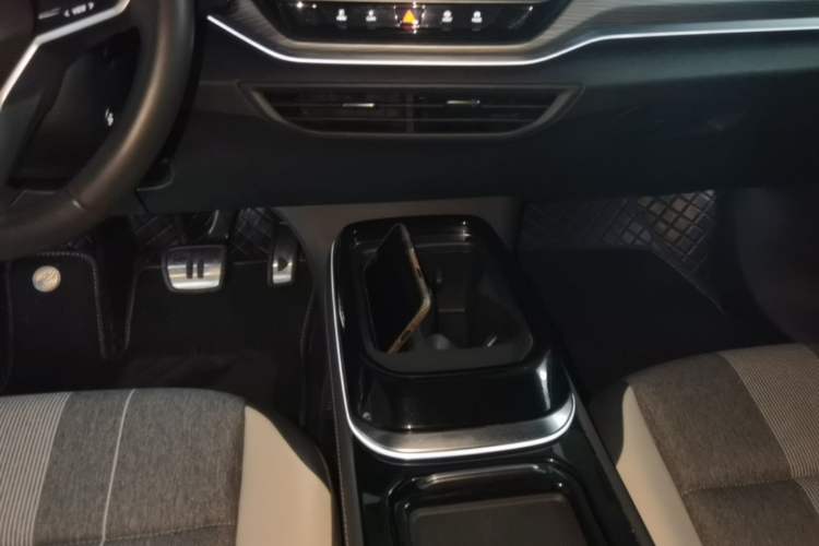 Used Volkswagen ID.4 CROZZ 2024 PURE+ model Gear Lever