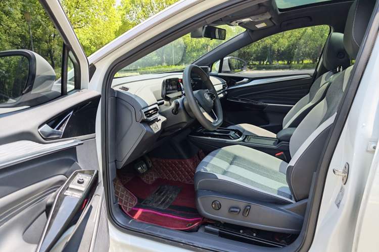 Used Volkswagen ID.4 CROZZ 2024 Pure Edition Limited Edition Interior 2