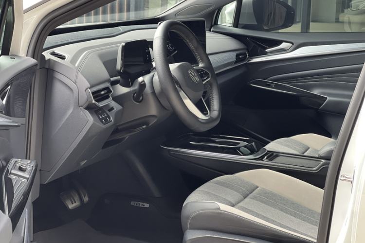 Used Volkswagen ID.4 CROZZ 2024 Pure Edition Limited Edition Interior 2