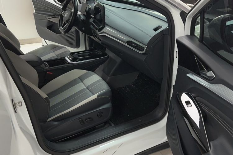 Used Volkswagen ID.4 CROZZ 2024 Pure Edition Limited Edition Interior 3
