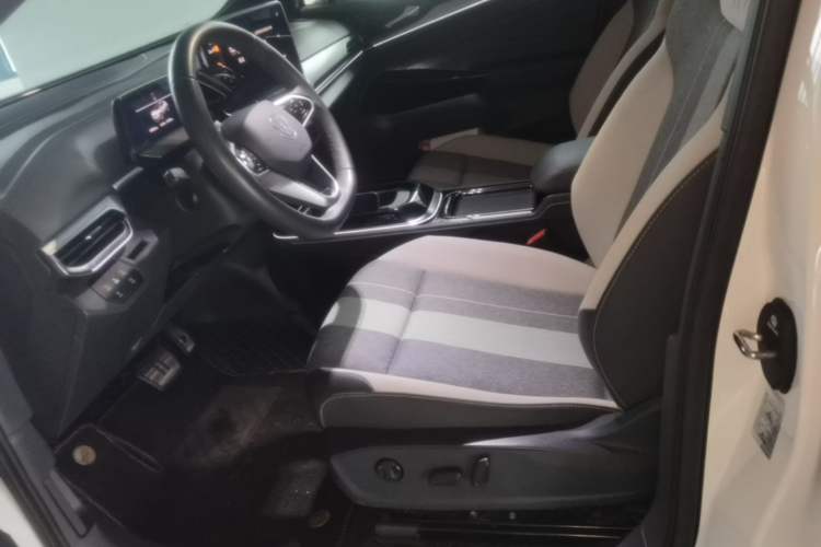 Used Volkswagen ID.4 CROZZ 2024 PURE+ model Left Front Seat