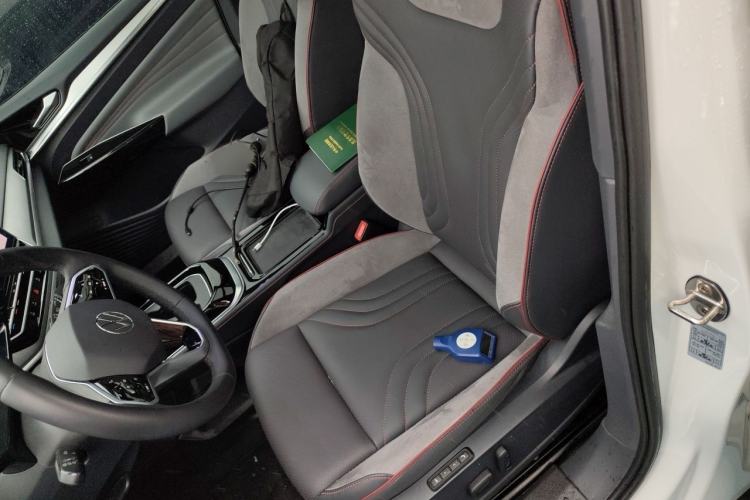 Used Volkswagen ID.4 CROZZ 2024 PRIME Left Front Seat