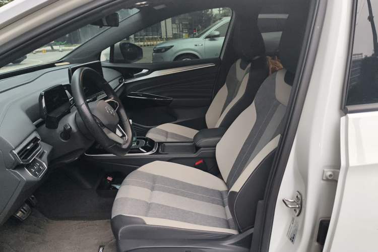 Used Volkswagen ID.4 CROZZ 2024 Pure Edition Limited Edition Left Front Seat