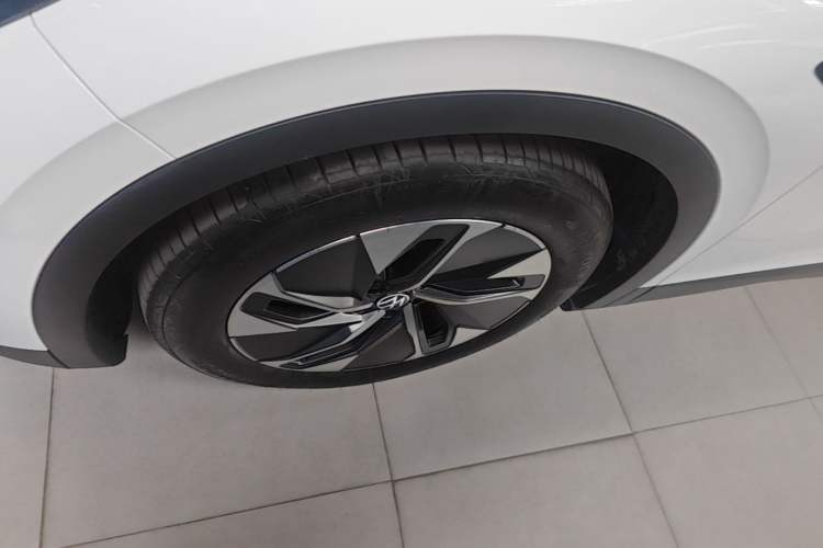 Used Volkswagen ID.4 CROZZ 2024 Pure Edition Limited Edition Left Front Wheel Hub
