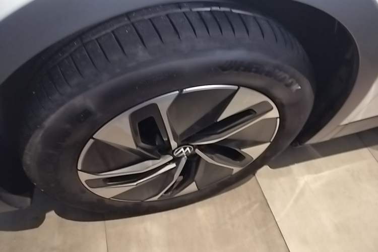 Used Volkswagen ID.4 CROZZ 2024 Pure Edition Limited Edition Left Front Wheel Hub