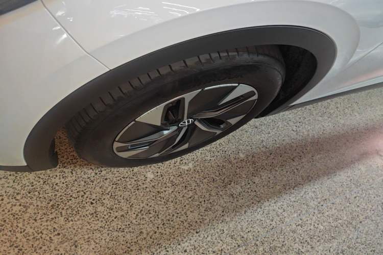 Used Volkswagen ID.4 CROZZ 2024 Pure Edition Limited Edition Left Front Wheel Hub