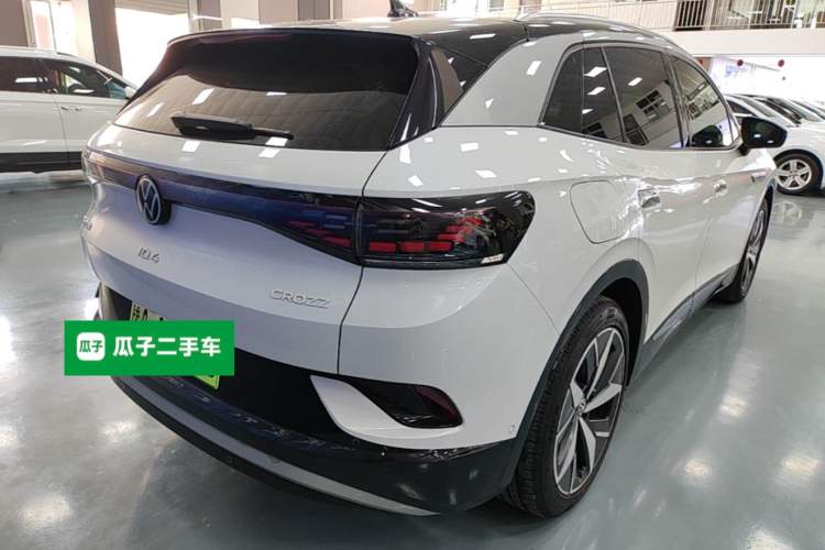 Used Volkswagen ID.4 CROZZ 2024 PRO Model Rear Right 45 Deg