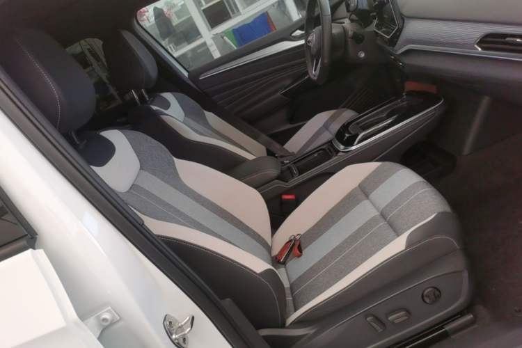Used Volkswagen ID.4 CROZZ 2024 Pure Edition Limited Edition Right Front Seat