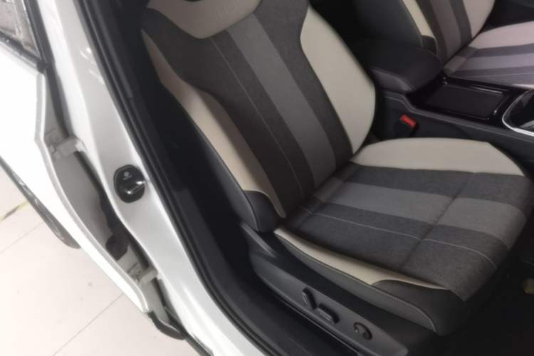 Used Volkswagen ID.4 CROZZ 2024 PURE+ model Right Front Seat